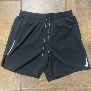 Mens NIKE flex stride 7” short